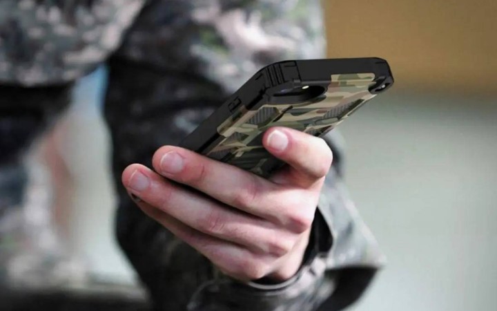 Әскердегі сарбаздарға смартфон қолдануға рұқсат берілді