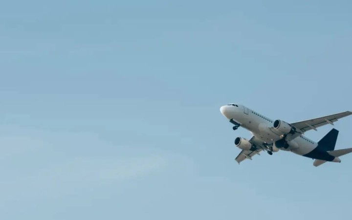 Иран аспаны қайта ашылды: рейстер біртіндеп іске қосылады