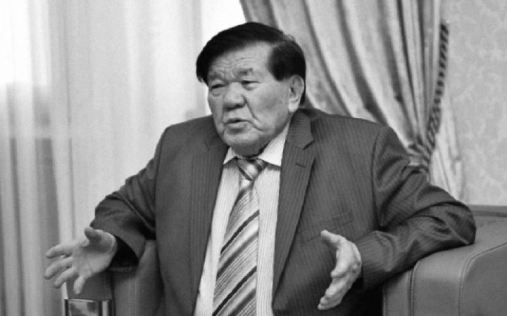 Ақын аманаты орындалды: Мұхтар Шаханов Отырар топырағына жерленді