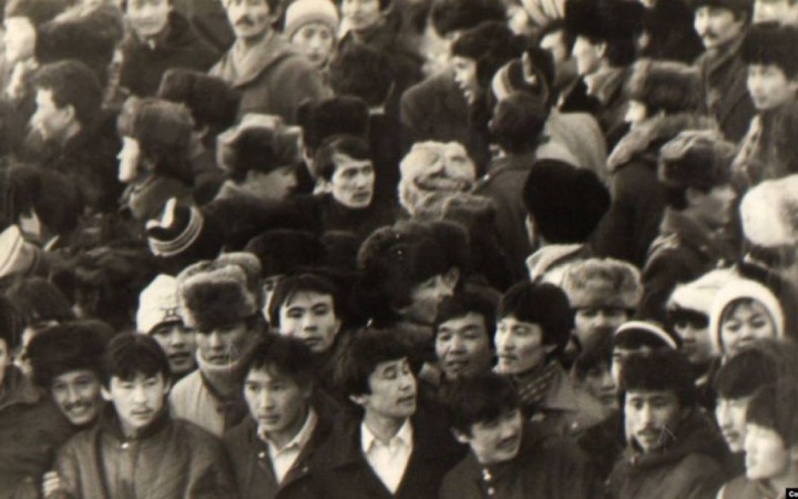 Желтоқсан қатысушыларын балағаттаған алматылық әйел жұмысынан айырылды