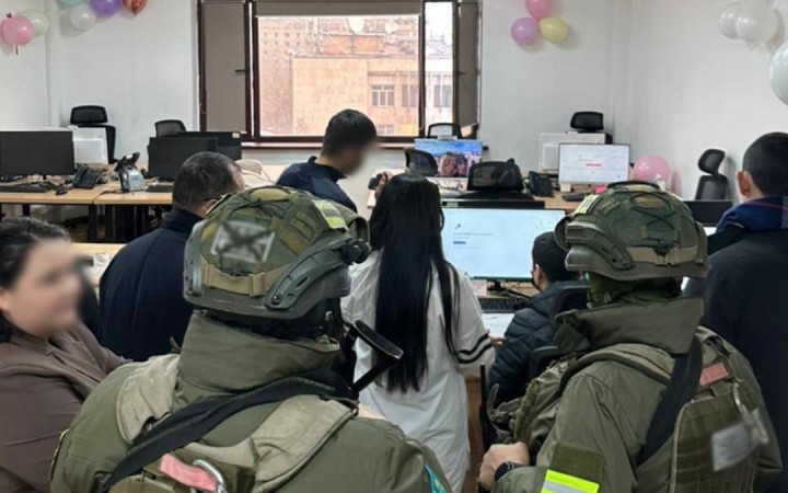 Қазақстандықтардың жеке деректерін сатқан: ҰҚК Алматы мен Астанада ұстау шараларын жүргізді