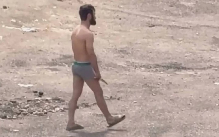 Алматыда іш киіммен және қолына пышақ ұстап жүрген шетелдік тұрғындарды шошытты