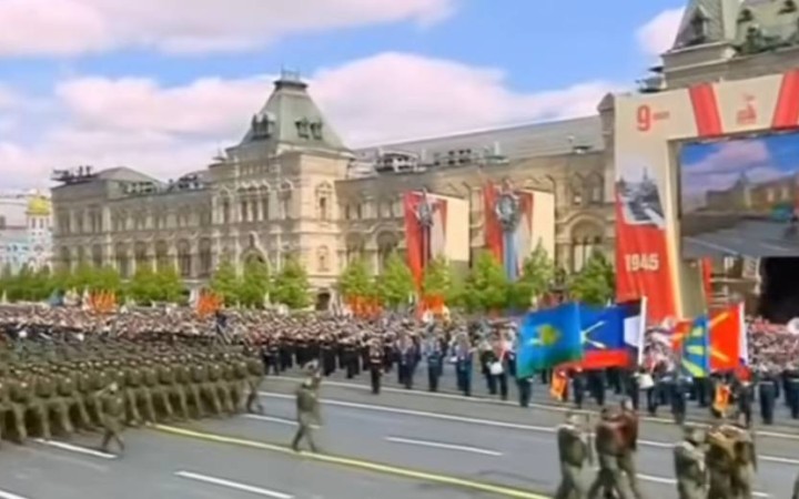 Биыл Қызыл алаңдағы шеру  әскери техникасыз өтеді