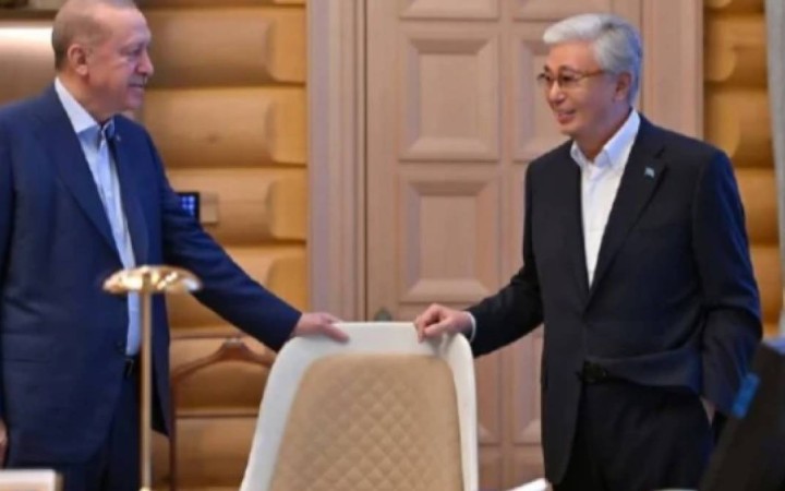 Тоқаев Түркия Президенті Режеп Тайип Ердоғанмен өткен кездесуден фотосурет жариялады