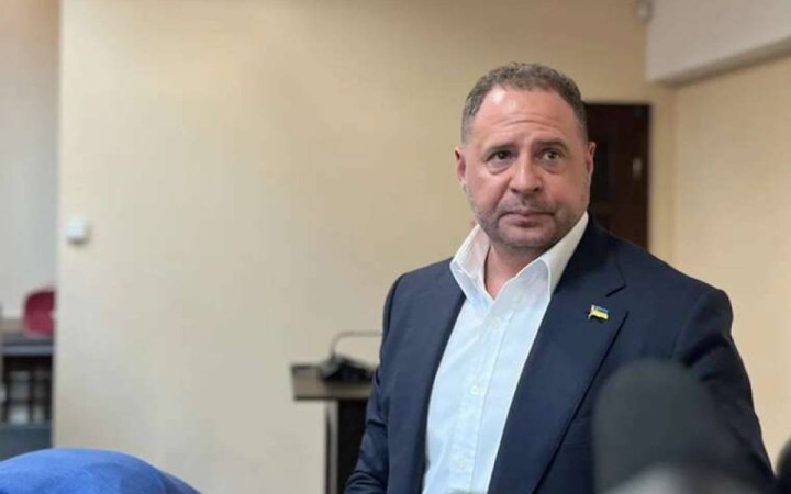 Зеленский кеңсесінің бұрынғы басшысы Андрей Ермак қамауға алынды