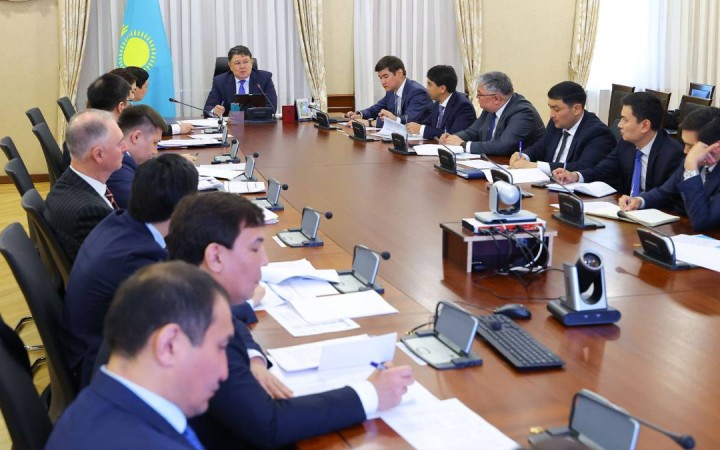 ЭКСЖ жобалық кеңсесінің отырысында отандық тауар өндірушілерді қолдау және тұрғын үй көмегін көрсету талқыланды