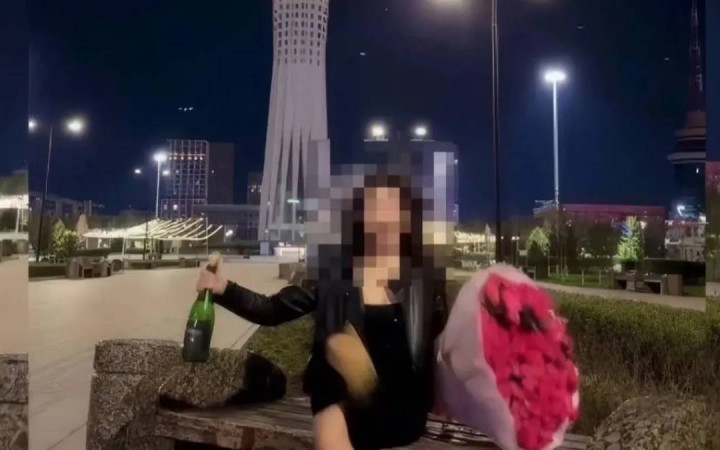 Астанада "Бәйтерек" маңында шампан атқан блогер айыппұл арқалады