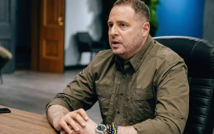 Зеленский кеңсесінің бұрынғы басшысы Ермак кепіл ақшамен бостандыққа шықты