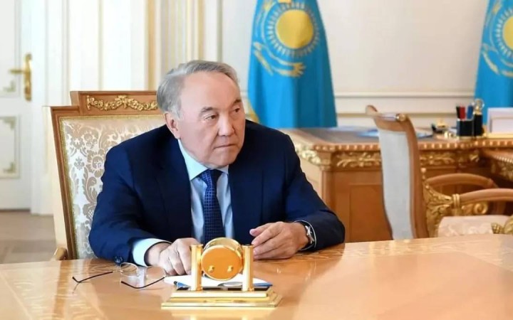 Назарбаевтың саяси серіктері кейін әулетпен қалайша жақындасты?