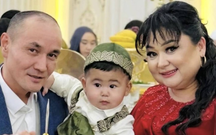 «Бөлек кеттік»: Роза Әлқожа келінінен іргесін аулақ салғанын айтты