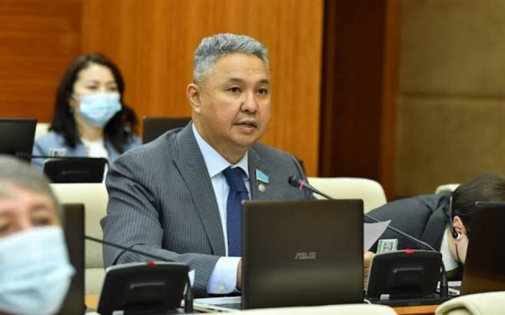 Азат Перуашев "Ақ жол" партиясы төрағалығынан кететінін мәлімдеді