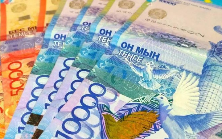 Қазақстандықтардың қарызы көбейді: әр екінші борышкер табысының жартысынан көбін несиеге жұмсайды