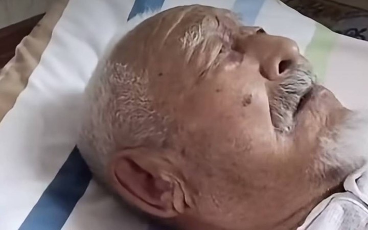 Атырау облысында ер адам әкесіне күш көрсеткен (ВИДЕО)