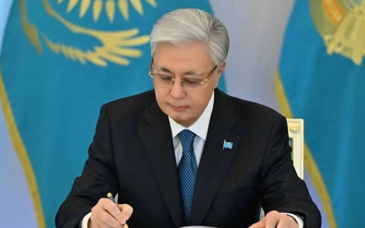 Тоқаев "Қазақстан Республикасы Құрылтайының сайлауын тағайындау туралы" Жарлыққа қол қойды