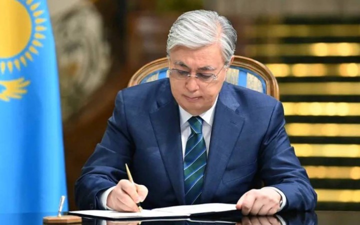 Енді психологтар мемлекеттік тіркеуден өтеді: Президент жаңа заңға қол қойды