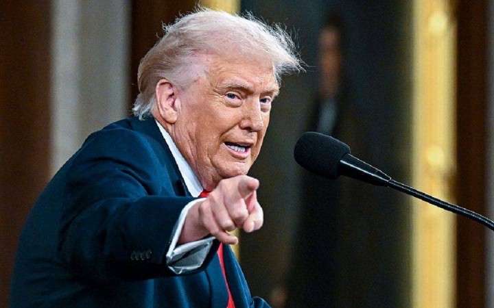 "1000 зымыран Иранға бағытталды": Трамп Тегеранға жойқын соққы жасайтынын ескертті