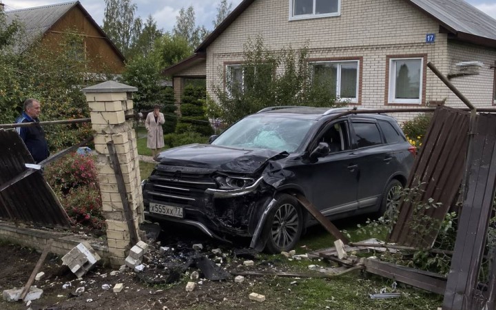 Алматы облысында көлік үйдің ауласына кіріп кетіп, екі әйелді қағып кетті