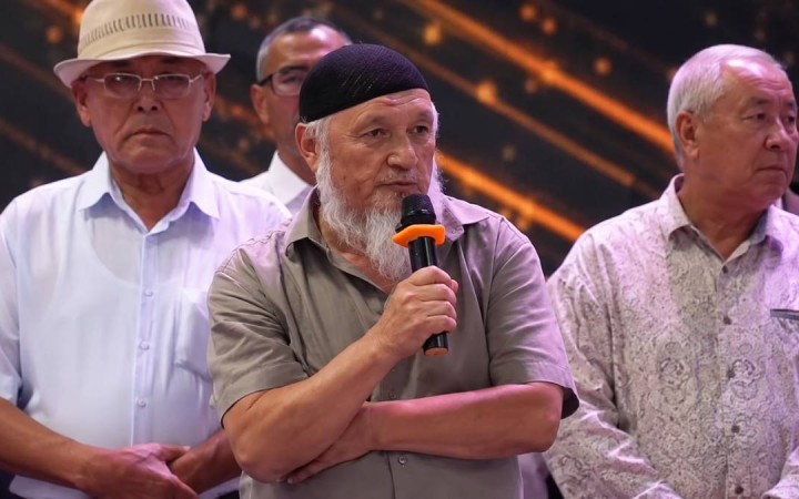«Әйелдер мен ер адамдар бөлек отыруы керек» деген сөз жұртты шулатты