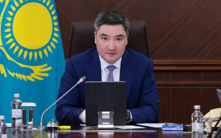 Іздеп, өтінім жазып, әуре-сарсаңға түспестен – Олжас Бектенов бірден көрсетілетін мемлекеттік қызметтердің тізбесін кеңейтуді тапсырды
