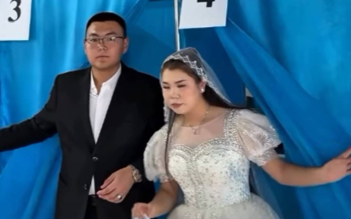 Жас жұбайлар ел болашағына бірге таңдау жасады