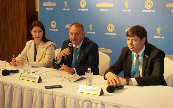 Ресейлік бақылаушылар: Қазақстандағы сайлау ашық өтіп жатыр, заң бұзушылықтар байқалмады