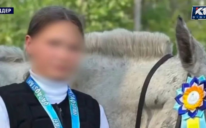 Риддерде ат байланған арқанға соғылып қаза тапқан 13 жастағы қыз жерленді