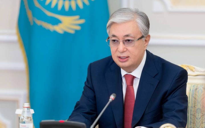 Тоқаев 16 жасқа толмаған балаларға әлеуметтік желі қолдануға тыйым салуды қолдады