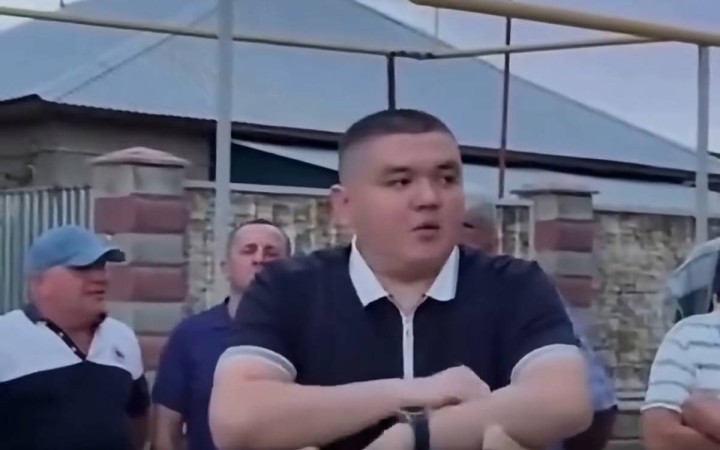 «Алдымен қазақша сөйлеймін» деген әкімнің үстінен арыз жазылды