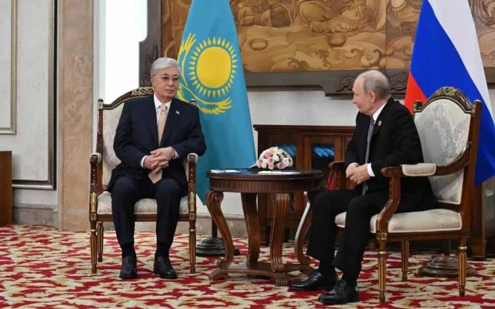 Тоқаев пен Путин Бішкекте екіжақты ынтымақтастық мәселелерін талқылады