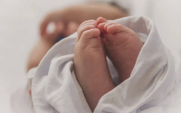 Мәскеуде 60 жастағы әйел үшінші баласын дүниеге әкелді