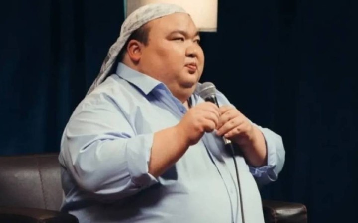 «Салмағым үшін өнерден кетуім керек пе?»: Рамазан Амантай өзін сынағандарға жауап берді