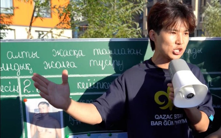 «Маған пәк қыз керек»: Астанада Жаңа адамдар екі әлеуетті педофилді әшкереледі
