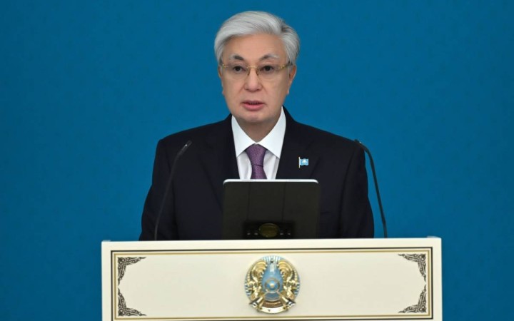 Тоқаев бір топ ұстазды мемлекеттік наградалармен марапаттады