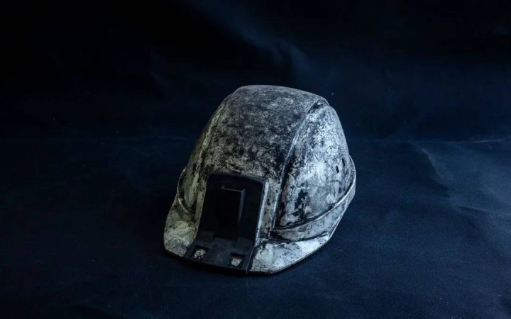 Атырау вокзалында жұмысшы бес метр биіктіктен құлады: Дәрігерлер мәлімдеме жасады