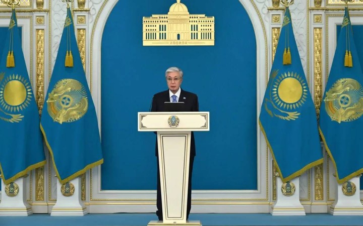 "Бейбіт күннің батырлары": Тоқаев құтқарушыларды мемлекеттік наградалармен марапаттады
