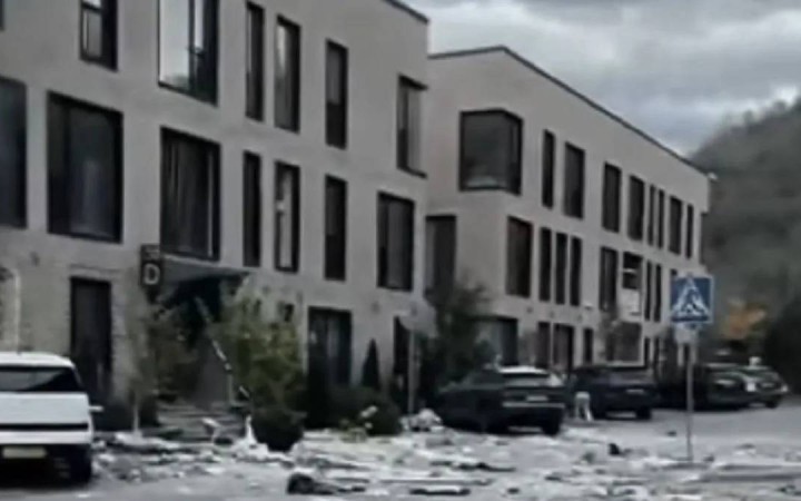 Алматыдағы Esentai City тұрғын үй кешенінде жарылыс болды: Екі бала зардап шекті