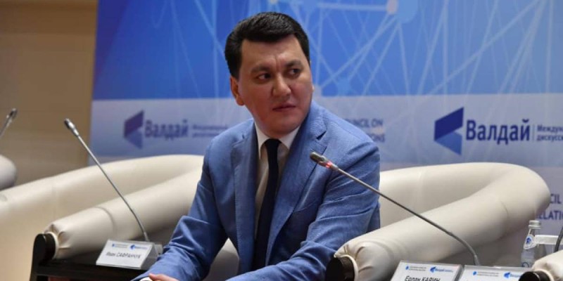 Ерлан Қарин: Қазақ тілі саяси коммуникацияның негізгі құралына айналуда.