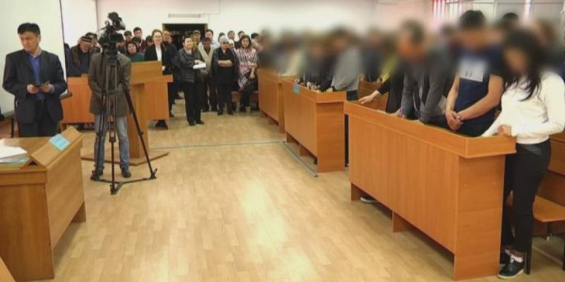 Жер сатқан жиырма төрт шенеунік сотталды.