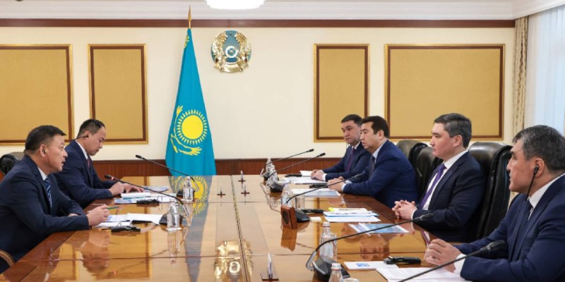 Олжас Бектенов Xinjiang Lihua басшысымен құны 200 млрд теңгеден астам мақта-тоқыма кластерін құру мәселесін талқылады.