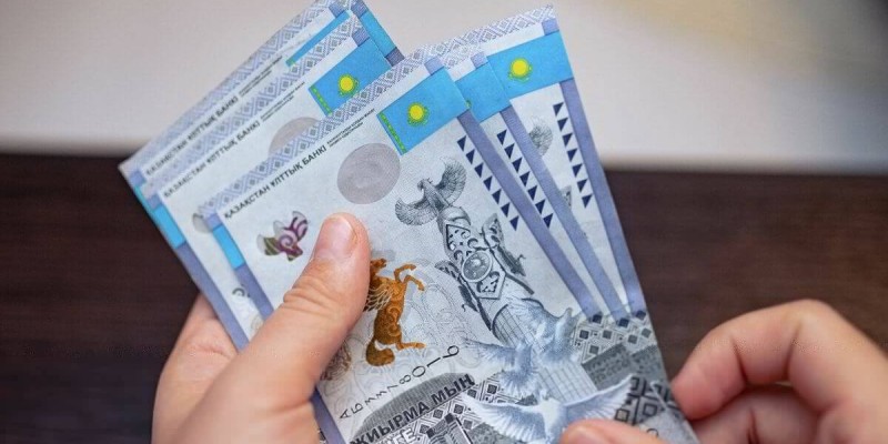 10 млн теңге. ҚТЖ 6 жыл бұрын өлген адамға сыйақы аударып келген.