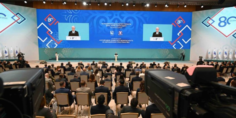 Президент Тоқаев мәслихаттар мен референдумның маңыздылығын атап өтті: Жаңа кезеңнің басталуы.