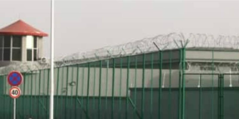 «Намаз үйренгені үшін қамады»: Шыңжаңда қалған туыстарына араша іздегендер жан айқайын айтты.