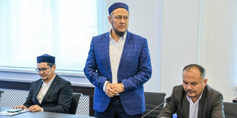 Қазақ жырауларын «жын соққан» деген имам Ғұламалар кеңесіне мүше болды.