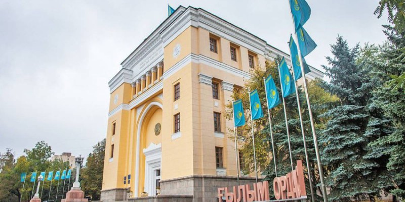 Академиктікке лайықтылар сайлансын.