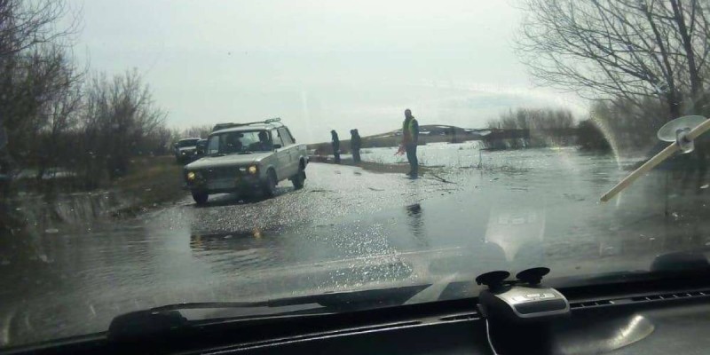 Қар суы: Қарағанды облысында бөгет жарылып кете ме деп тұрғындар қорқып отыр.