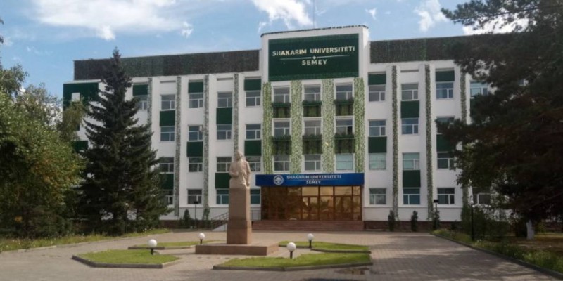 Ректордың люкс кабинеті қызу талқыға түсті (видео).
