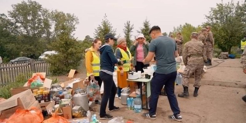 Абай облысындағы өрт. 125 ерікті көмек көрсетіп жатыр.