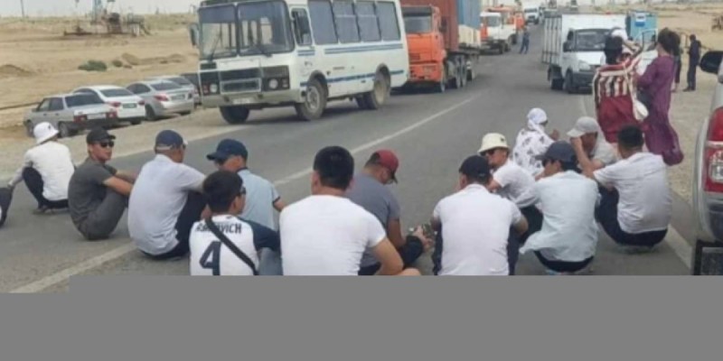 Жұмыс сұраған Маңғыстау тұрғындары жолға отырып алды.
