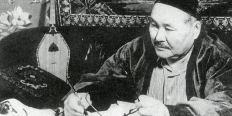 «Сәбит Мұқанов КГБ қызметкері болған, жерлестерін өз қолымен атқан».