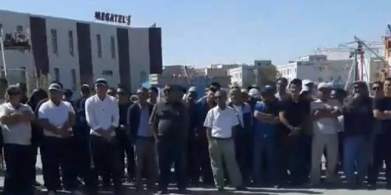 Жаңаөзенде халық митингіге бүгін де шықты (видео).